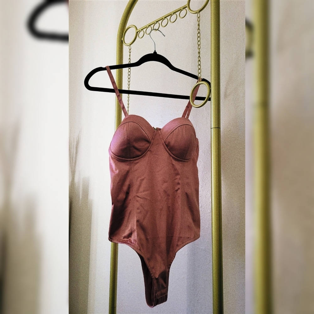 Fashion Nova Mauve Satin Bodysuit. Fitting and Bustier Detail in Size M
